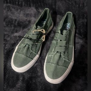 Womens “Blowfis” Olive Green Canvas Sneakers, Sz 9